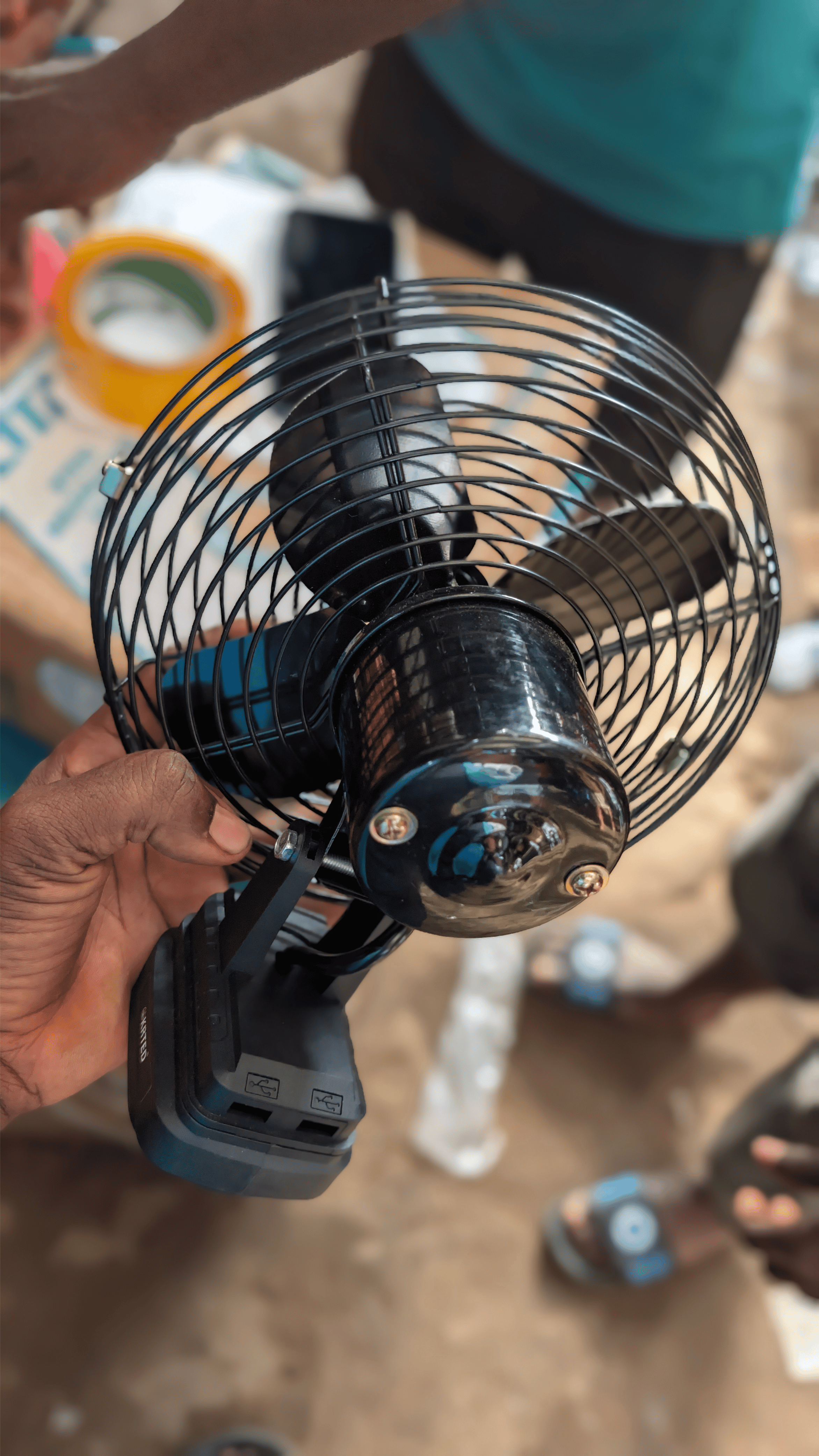 Portable battery fan photo 2
